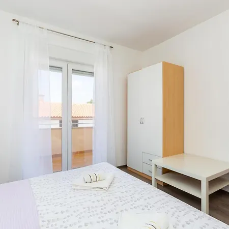 Loren - Mali - Second Floor Apartmán