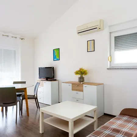 Loren - Mali - Second Floor Apartmán