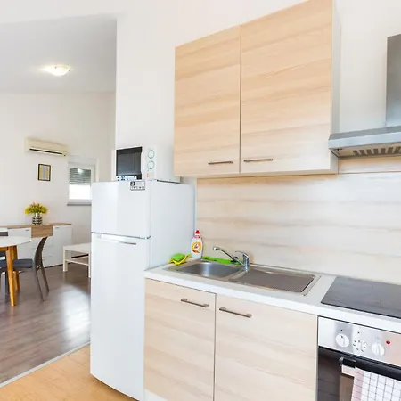 Loren - Mali - Second Floor Apartmán